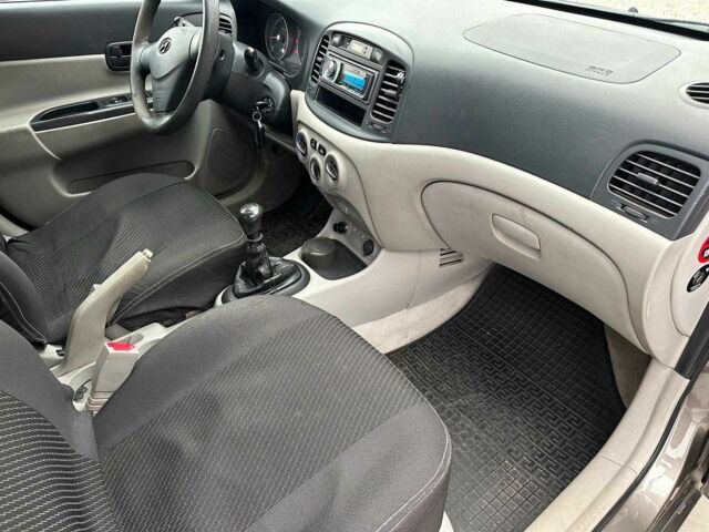 Бежевый Хендай Акцент, объемом двигателя 1.5 л и пробегом 174 тыс. км за 4990 $, фото 12 на Automoto.ua