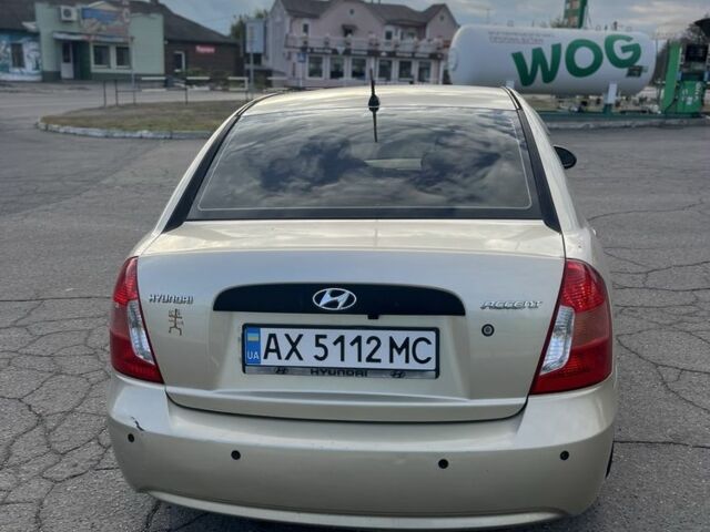 Бежевый Хендай Акцент, объемом двигателя 1.4 л и пробегом 216 тыс. км за 4750 $, фото 3 на Automoto.ua