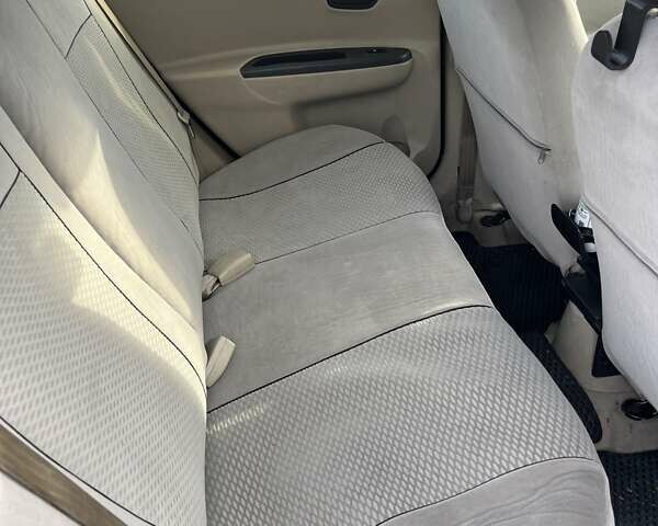 Бежевый Хендай Акцент, объемом двигателя 1.4 л и пробегом 216 тыс. км за 4750 $, фото 9 на Automoto.ua