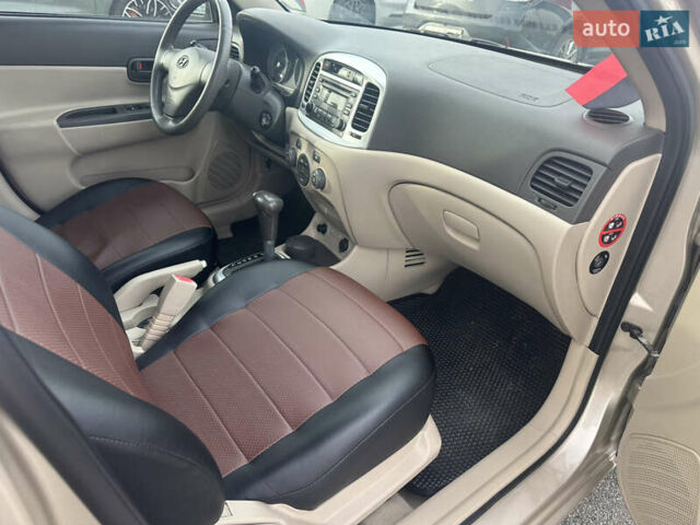 Бежевий Хендай Акцент, об'ємом двигуна 1.6 л та пробігом 170 тис. км за 5500 $, фото 6 на Automoto.ua