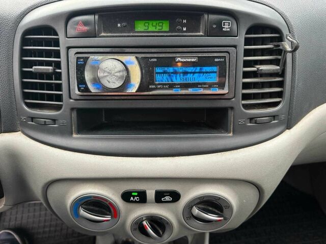 Бежевый Хендай Акцент, объемом двигателя 1.5 л и пробегом 174 тыс. км за 4990 $, фото 14 на Automoto.ua