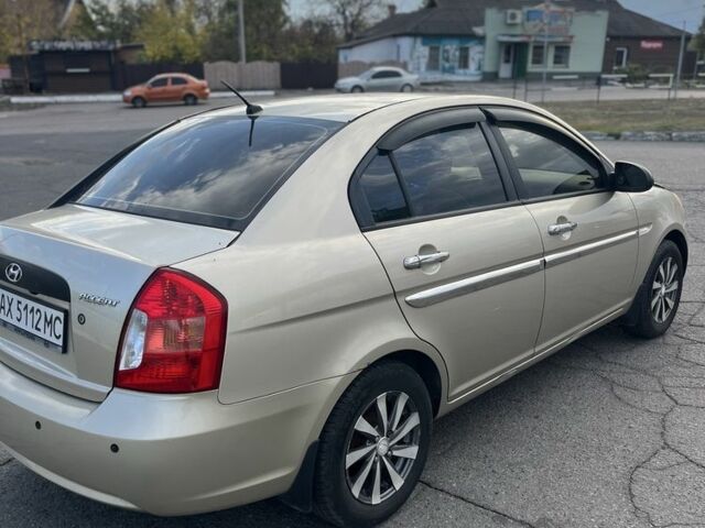 Бежевый Хендай Акцент, объемом двигателя 1.4 л и пробегом 216 тыс. км за 4750 $, фото 4 на Automoto.ua