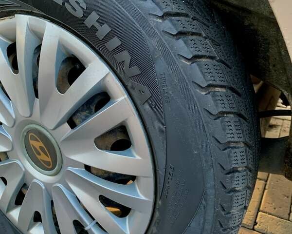 Бежевый Хендай Акцент, объемом двигателя 1.4 л и пробегом 163 тыс. км за 5300 $, фото 17 на Automoto.ua