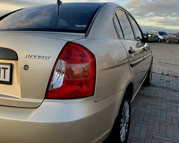 Бежевый Хендай Акцент, объемом двигателя 1.4 л и пробегом 163 тыс. км за 5300 $, фото 21 на Automoto.ua