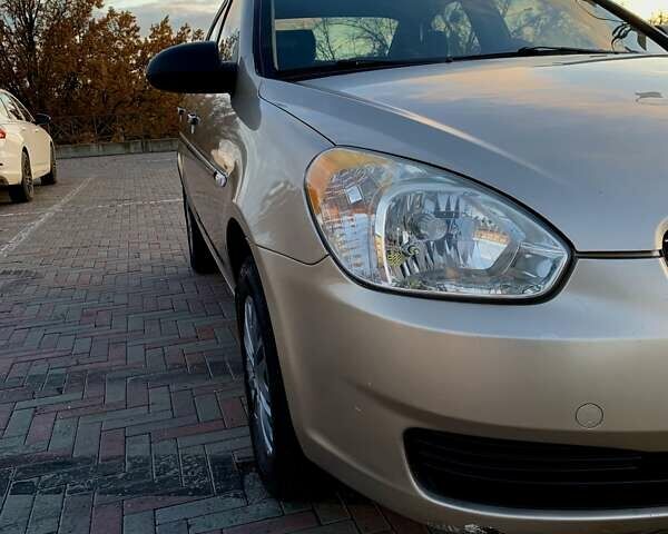 Бежевый Хендай Акцент, объемом двигателя 1.4 л и пробегом 163 тыс. км за 5300 $, фото 19 на Automoto.ua