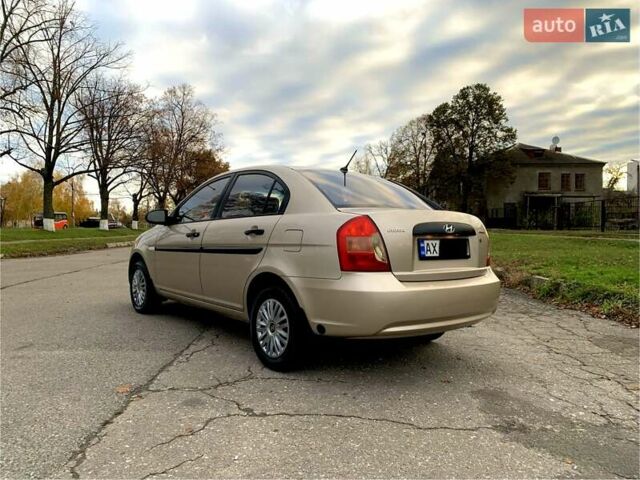 Бежевый Хендай Акцент, объемом двигателя 1.4 л и пробегом 163 тыс. км за 5300 $, фото 4 на Automoto.ua