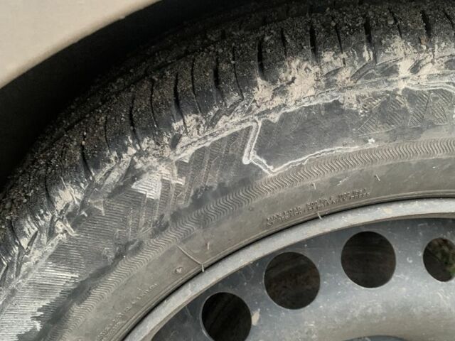 Бежевий Хендай Акцент, об'ємом двигуна 1.4 л та пробігом 240 тис. км за 2800 $, фото 13 на Automoto.ua