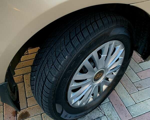 Бежевый Хендай Акцент, объемом двигателя 1.4 л и пробегом 163 тыс. км за 5300 $, фото 16 на Automoto.ua