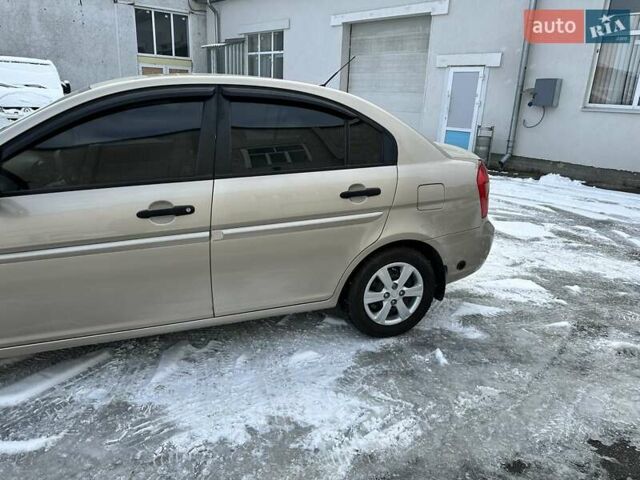 Бежевый Хендай Акцент, объемом двигателя 1.4 л и пробегом 113 тыс. км за 5900 $, фото 2 на Automoto.ua