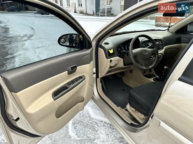 Бежевый Хендай Акцент, объемом двигателя 1.4 л и пробегом 113 тыс. км за 5900 $, фото 17 на Automoto.ua