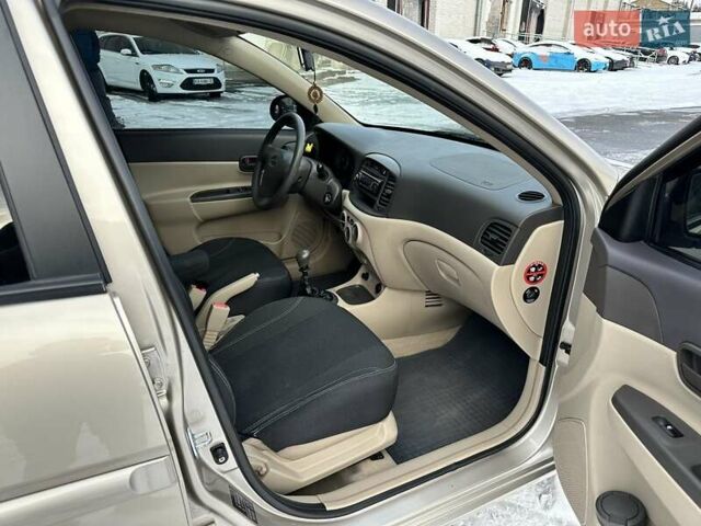 Бежевый Хендай Акцент, объемом двигателя 1.4 л и пробегом 113 тыс. км за 5900 $, фото 19 на Automoto.ua