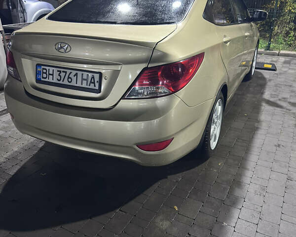 Бежевый Хендай Акцент, объемом двигателя 1.59 л и пробегом 127 тыс. км за 8300 $, фото 1 на Automoto.ua