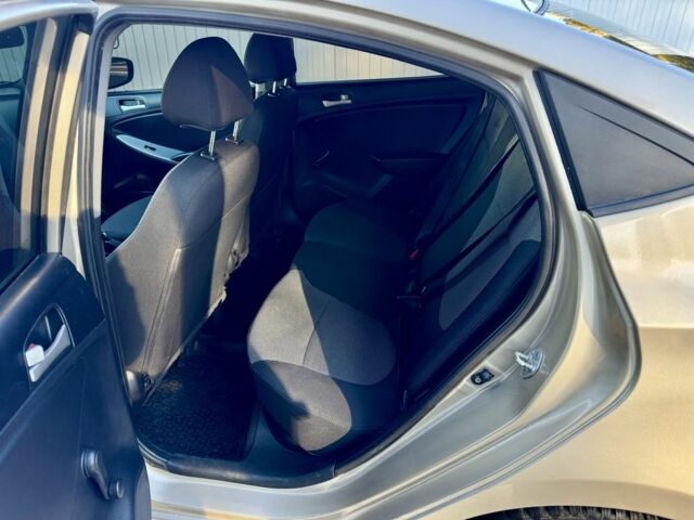 Бежевый Хендай Акцент, объемом двигателя 1.4 л и пробегом 190 тыс. км за 5750 $, фото 8 на Automoto.ua