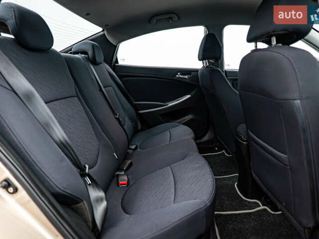 Бежевый Хендай Акцент, объемом двигателя 1.6 л и пробегом 62 тыс. км за 6735 $, фото 17 на Automoto.ua