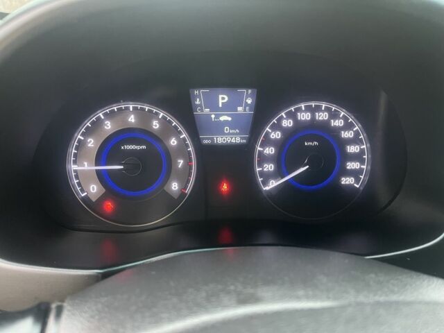 Бежевый Хендай Акцент, объемом двигателя 1.6 л и пробегом 181 тыс. км за 7400 $, фото 12 на Automoto.ua