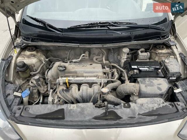 Хендай Акцент 2011 у Тернополі на Automoto.ua Бежевий Хендай Акцент, об'ємом двигуна 1.4 л та пробігом 141 тис. км за 6100 $, фото 17 на Automoto.ua