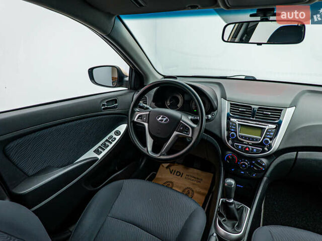 Бежевый Хендай Акцент, объемом двигателя 1.6 л и пробегом 62 тыс. км за 6735 $, фото 11 на Automoto.ua