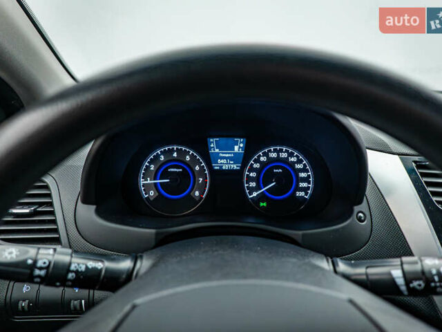 Бежевый Хендай Акцент, объемом двигателя 1.6 л и пробегом 62 тыс. км за 6735 $, фото 13 на Automoto.ua