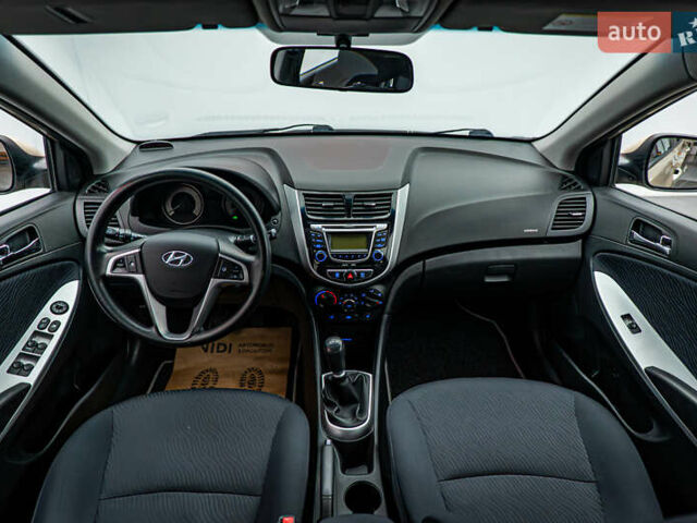 Бежевый Хендай Акцент, объемом двигателя 1.6 л и пробегом 62 тыс. км за 6735 $, фото 10 на Automoto.ua