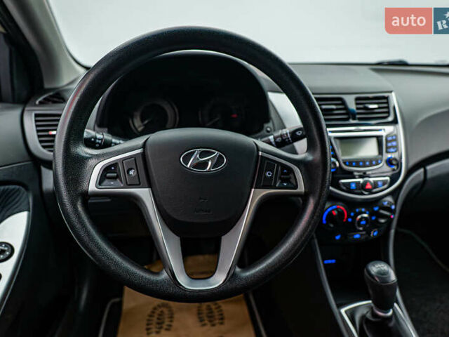 Бежевый Хендай Акцент, объемом двигателя 1.6 л и пробегом 62 тыс. км за 6735 $, фото 12 на Automoto.ua