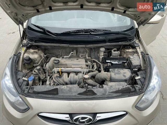Хендай Акцент 2011 у Тернополі на Automoto.ua Бежевий Хендай Акцент, об'ємом двигуна 1.4 л та пробігом 141 тис. км за 6100 $, фото 19 на Automoto.ua