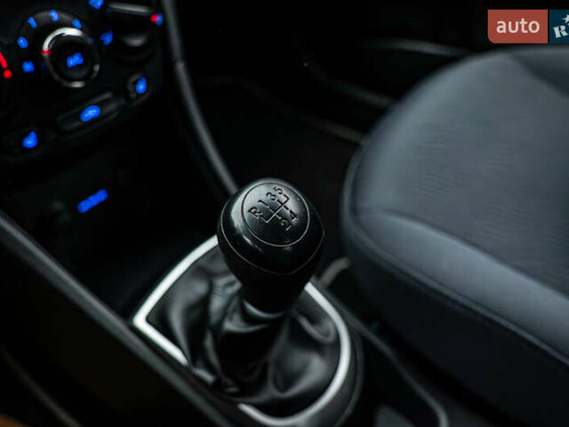 Бежевый Хендай Акцент, объемом двигателя 1.6 л и пробегом 62 тыс. км за 6735 $, фото 15 на Automoto.ua