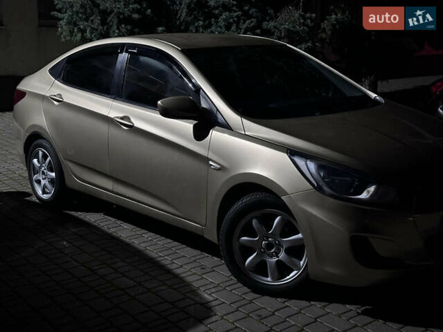 Бежевый Хендай Акцент, объемом двигателя 1.59 л и пробегом 127 тыс. км за 8300 $, фото 3 на Automoto.ua