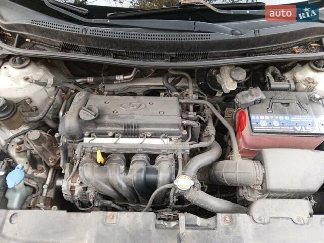 Бежевий Хендай Акцент, об'ємом двигуна 1.4 л та пробігом 160 тис. км за 6200 $, фото 9 на Automoto.ua