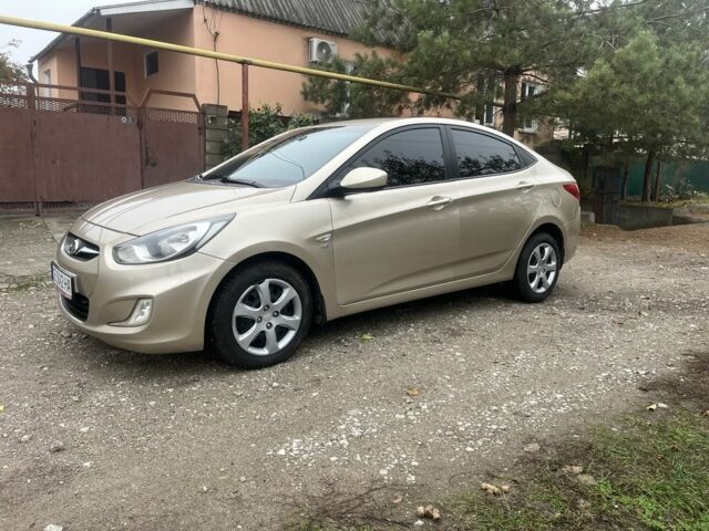 Бежевый Хендай Акцент, объемом двигателя 1.6 л и пробегом 181 тыс. км за 7400 $, фото 5 на Automoto.ua