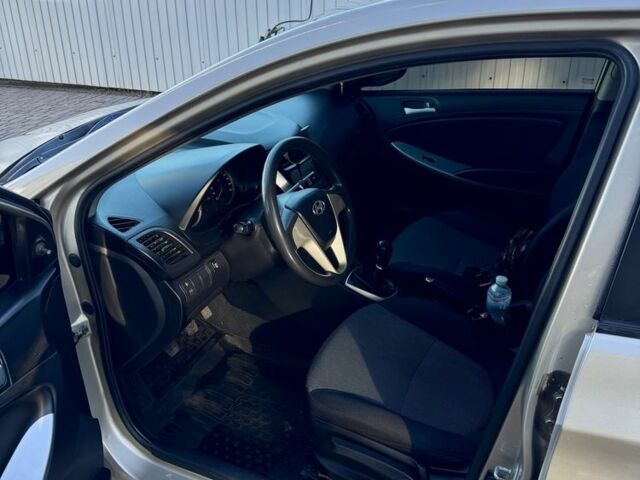 Бежевый Хендай Акцент, объемом двигателя 1.4 л и пробегом 190 тыс. км за 5750 $, фото 7 на Automoto.ua