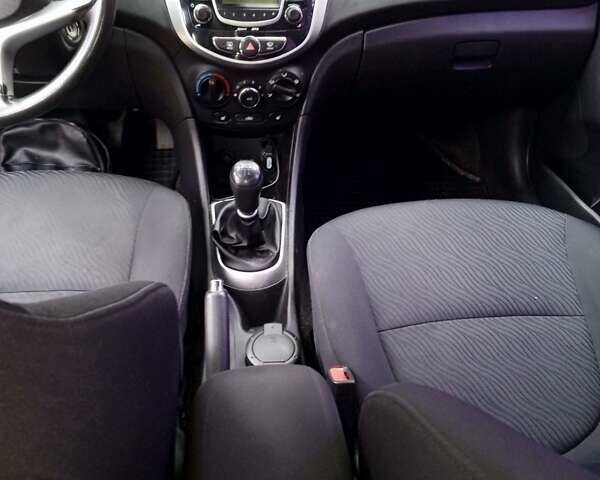 Бежевий Хендай Акцент, об'ємом двигуна 1.4 л та пробігом 160 тис. км за 6200 $, фото 2 на Automoto.ua