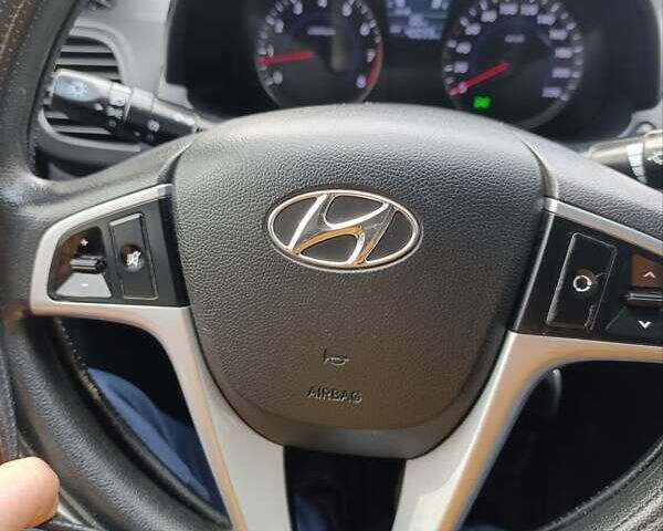 Бежевый Хендай Акцент, объемом двигателя 1.4 л и пробегом 40 тыс. км за 9100 $, фото 32 на Automoto.ua