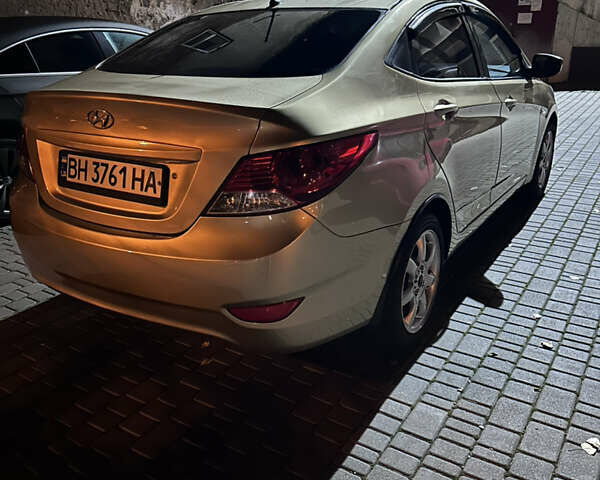 Бежевый Хендай Акцент, объемом двигателя 1.59 л и пробегом 127 тыс. км за 8300 $, фото 6 на Automoto.ua