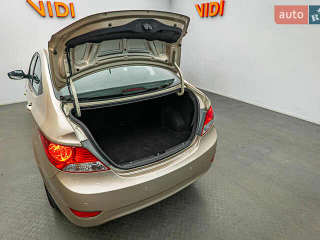 Бежевый Хендай Акцент, объемом двигателя 1.6 л и пробегом 62 тыс. км за 6735 $, фото 1 на Automoto.ua