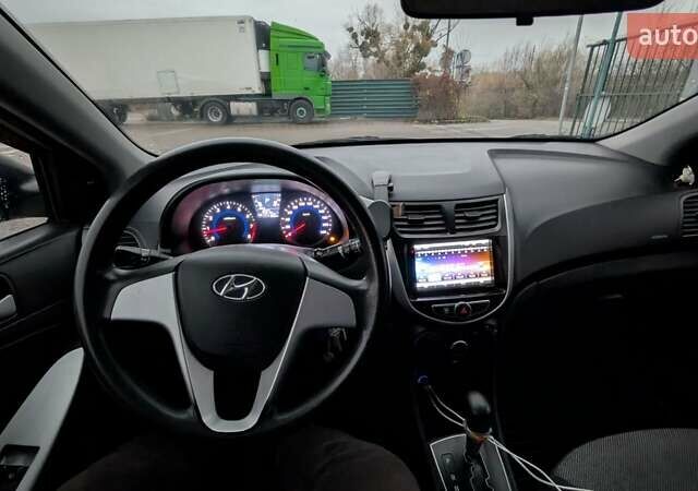 Бежевый Хендай Акцент, объемом двигателя 1.4 л и пробегом 171 тыс. км за 6800 $, фото 7 на Automoto.ua