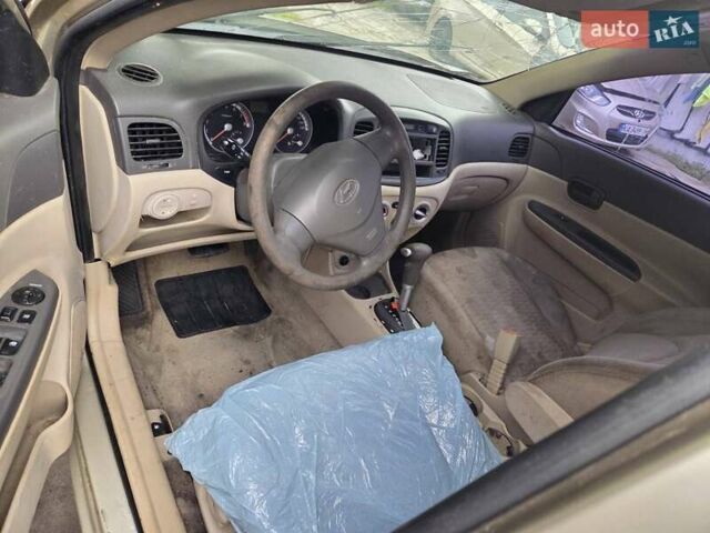 Бежевый Хендай Акцент, объемом двигателя 1.59 л и пробегом 150 тыс. км за 1350 $, фото 8 на Automoto.ua