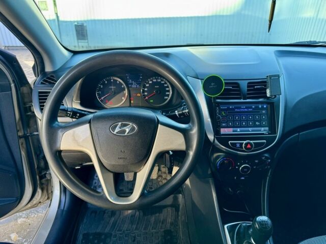 Бежевый Хендай Акцент, объемом двигателя 1.4 л и пробегом 190 тыс. км за 5750 $, фото 6 на Automoto.ua