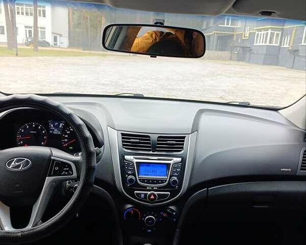 Бежевый Хендай Акцент, объемом двигателя 1.4 л и пробегом 40 тыс. км за 9100 $, фото 30 на Automoto.ua