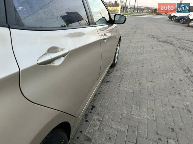 Бежевый Хендай Акцент, объемом двигателя 1.4 л и пробегом 175 тыс. км за 5400 $, фото 14 на Automoto.ua