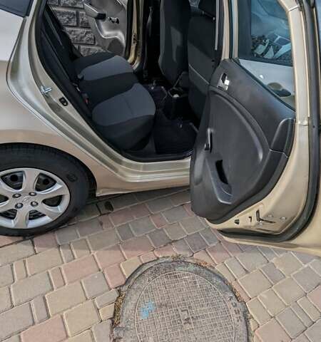 Бежевий Хендай Акцент, об'ємом двигуна 1.4 л та пробігом 90 тис. км за 7900 $, фото 6 на Automoto.ua