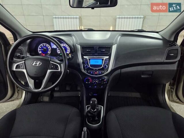 Бежевый Хендай Акцент, объемом двигателя 1.4 л и пробегом 93 тыс. км за 6850 $, фото 16 на Automoto.ua