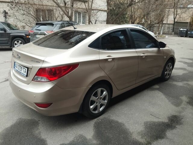 Бежевый Хендай Акцент, объемом двигателя 1.6 л и пробегом 155 тыс. км за 7300 $, фото 3 на Automoto.ua