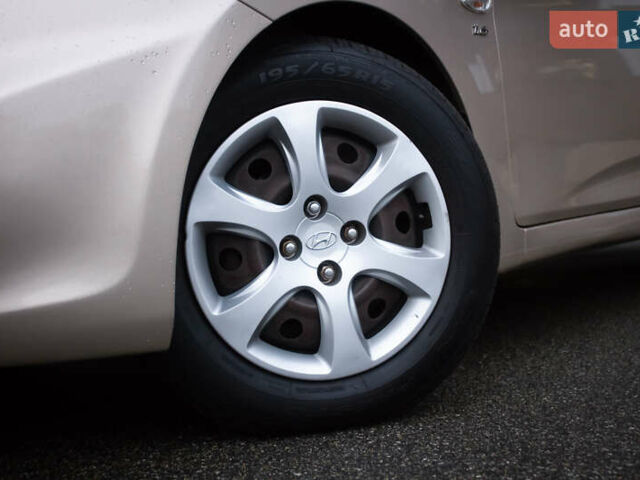 Бежевый Хендай Акцент, объемом двигателя 1.6 л и пробегом 153 тыс. км за 8200 $, фото 7 на Automoto.ua