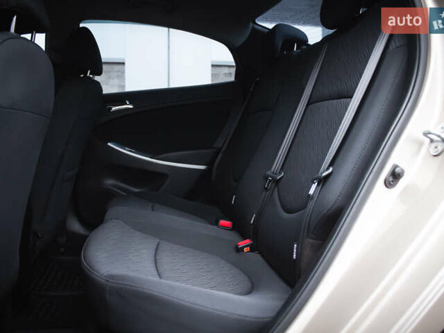 Бежевый Хендай Акцент, объемом двигателя 1.6 л и пробегом 153 тыс. км за 8200 $, фото 11 на Automoto.ua