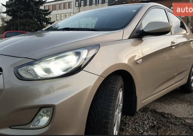 Хендай Акцент 2012 в Черновцах на Automoto.ua Бежевый Хендай Акцент, объемом двигателя 1.4 л и пробегом 178 тыс. км за 5700 $, фото 3 на Automoto.ua