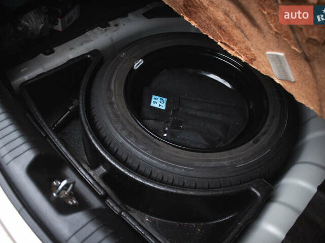 Бежевый Хендай Акцент, объемом двигателя 1.6 л и пробегом 153 тыс. км за 8200 $, фото 28 на Automoto.ua