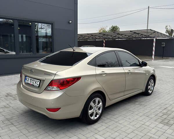 Хендай Акцент 2012 в Киеве на Automoto.ua Бежевый Хендай Акцент, объемом двигателя 1.4 л и пробегом 225 тыс. км за 7600 $, фото 5 на Automoto.ua