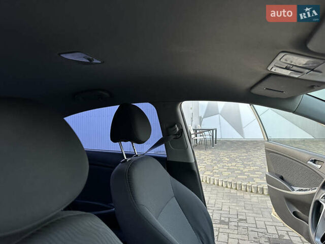 Бежевый Хендай Акцент, объемом двигателя 1.4 л и пробегом 175 тыс. км за 5400 $, фото 27 на Automoto.ua