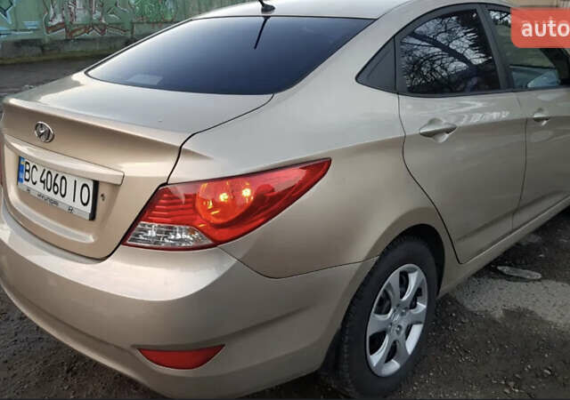 Хендай Акцент 2012 в Черновцах на Automoto.ua Бежевый Хендай Акцент, объемом двигателя 1.4 л и пробегом 178 тыс. км за 5700 $, фото 8 на Automoto.ua