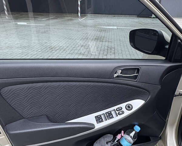 Хендай Акцент 2012 в Киеве на Automoto.ua Бежевый Хендай Акцент, объемом двигателя 1.4 л и пробегом 225 тыс. км за 7600 $, фото 9 на Automoto.ua